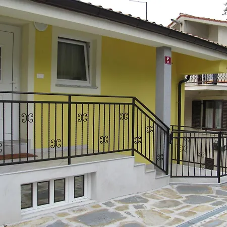 Mit Balkon By Interhome