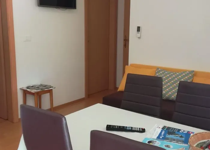 Mit Balkon By Interhome דירה פיראן