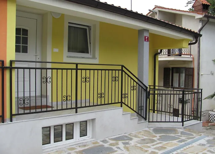 Mit Balkon By Interhome